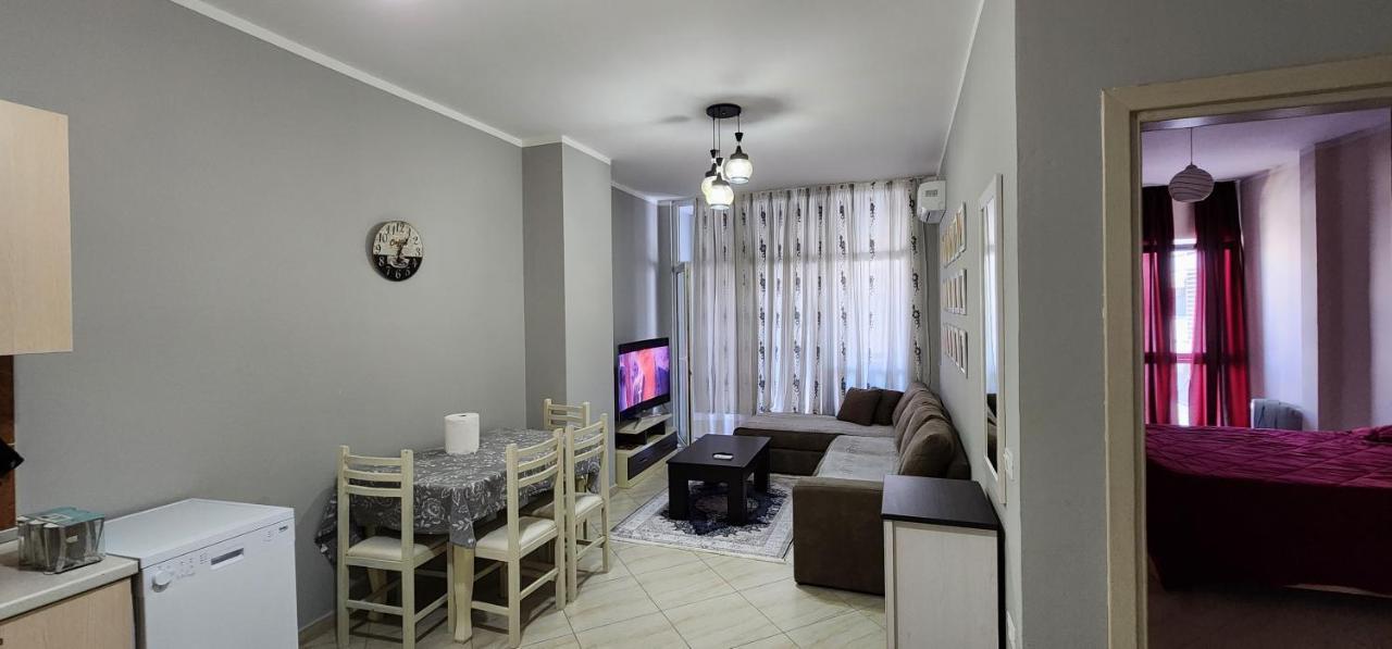 Pleasing Place With Free Parking On Site In Tirana Komuna E Parisit Dış mekan fotoğraf